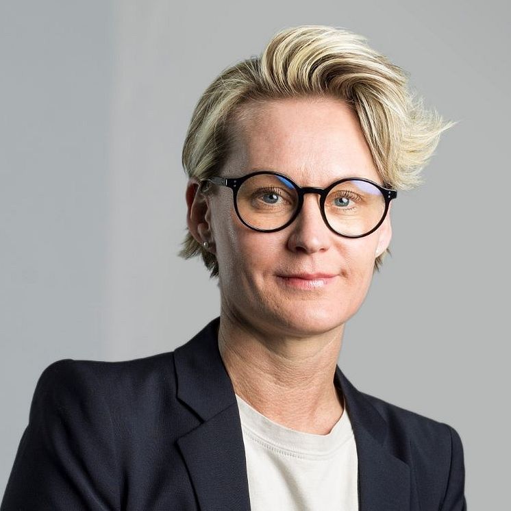 Tina Engström, Ida Infront