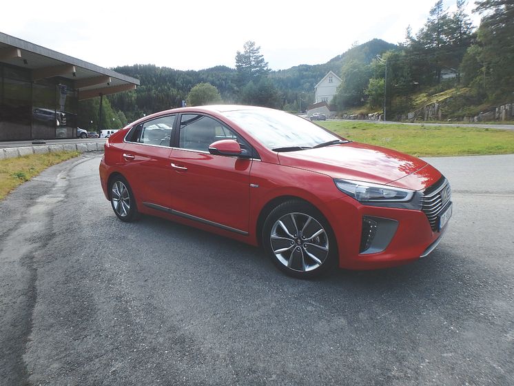 Hyundai IONIQ hybrid