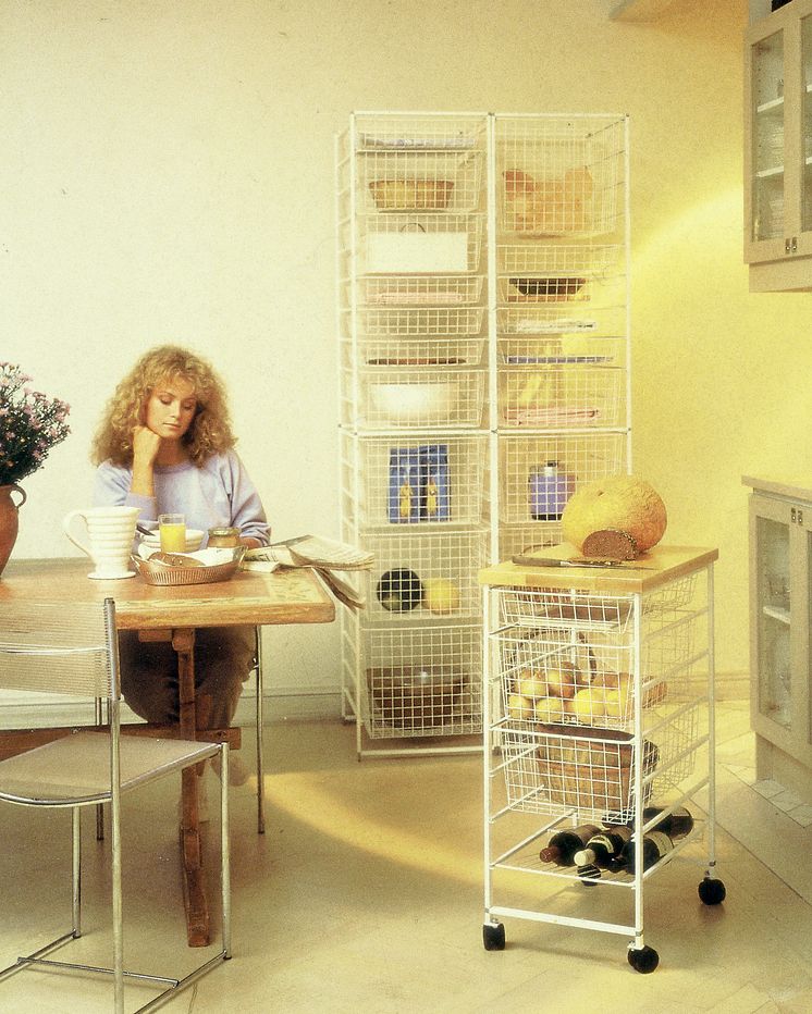 Elfa-wiredreawers-kitchen-retro-80s