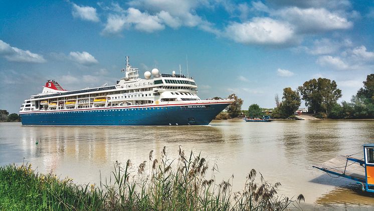 Braemar sailing Guadalquivir River - Seville 