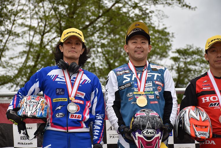 2019041504_001xx_JTR_Rd1_野崎選手_黒山選手_4000