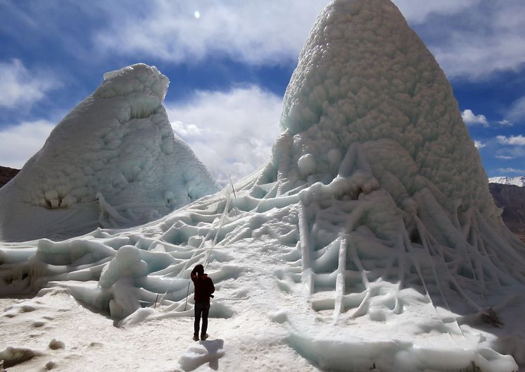 Konstgjord glaciär ska lösa vattenbrist i norra Indien och är ett samarbete mellan forskare i Indien och Luleå tekniska universitet,