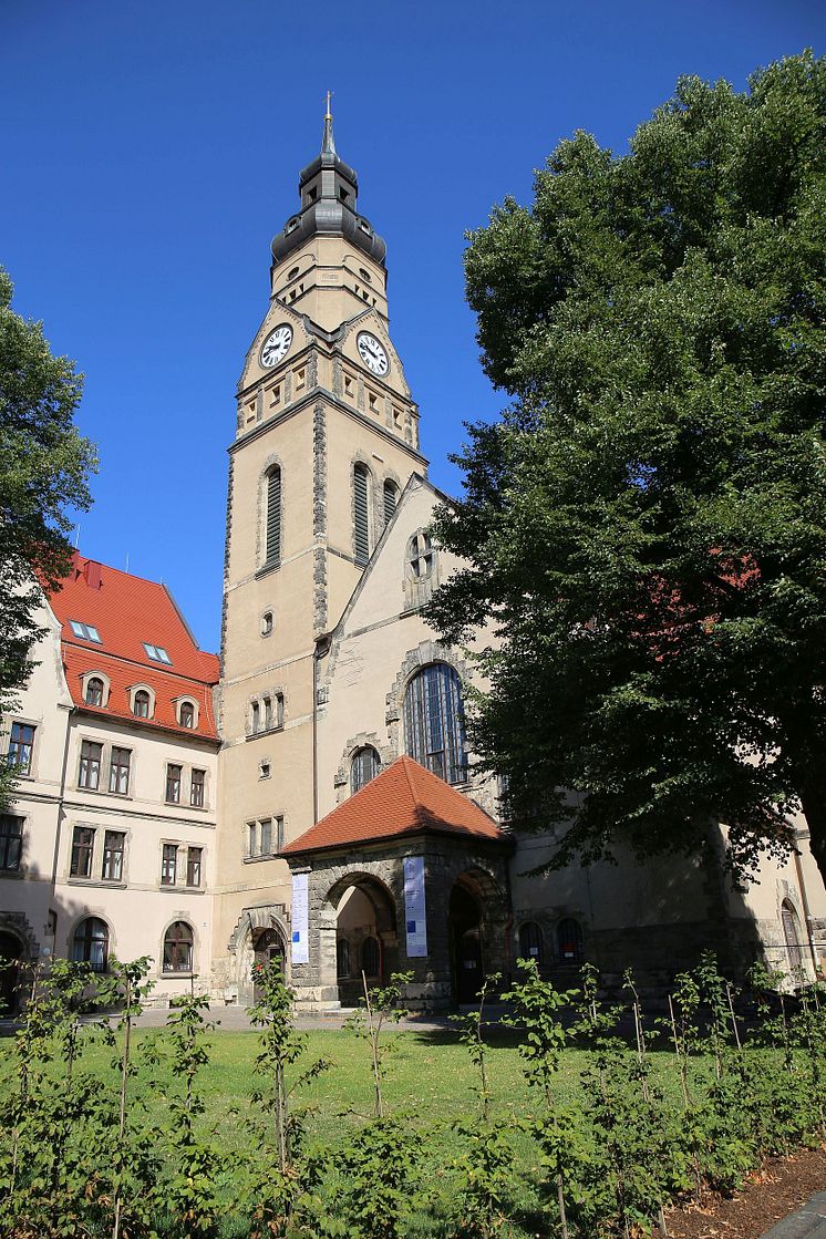 Integrationshotel Philippus - Außenansicht - Kirche