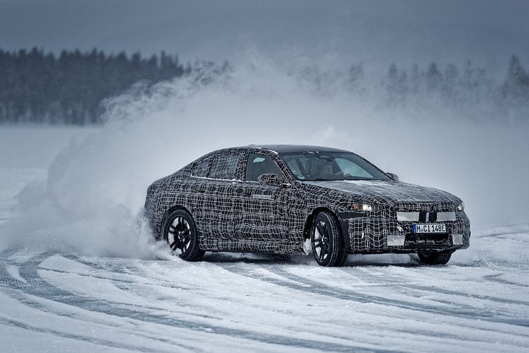 BMW i5 Sedan test
