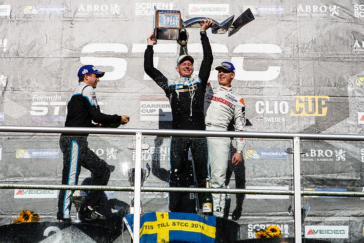 Rafflande finalrace avgjorde mästerskapet – Richard Göransson femfaldig STCC-mästare!