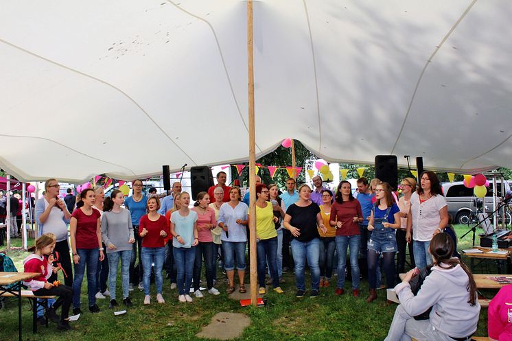 Tag der offenen Tür im Kinderhospiz: Bärenherz-Familienfest lockt mehr als 1.500 Besucher in den Kees’schen Park