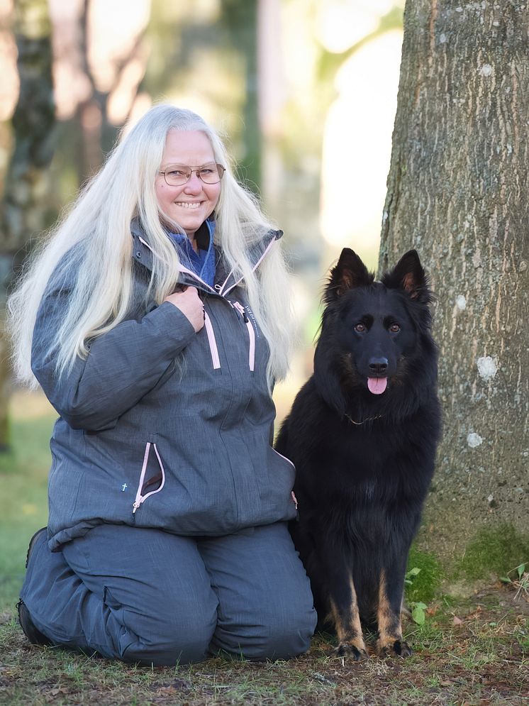 Årets tjänstehund 2024 diabeteshunden Gino Foto Hanna Nilsson.jpg