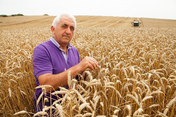 Ángel, uno de los agricultores que participa en Compromiso Harmony