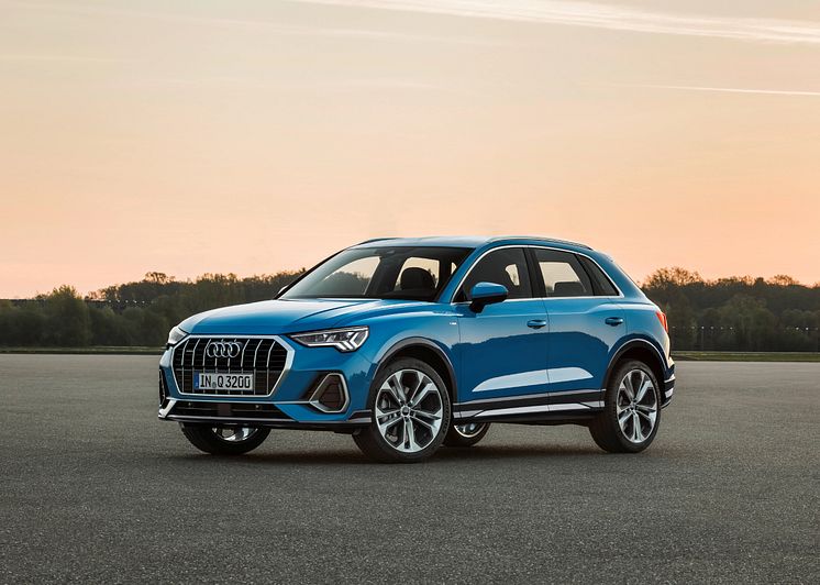 Audi Q3 (turboblå) statisk forfra