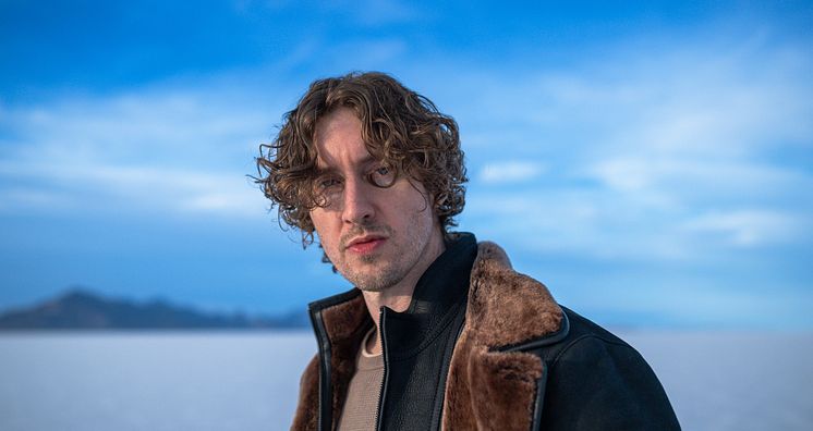 DEAN LEWIS TOUR PRESS SHOT.jpg