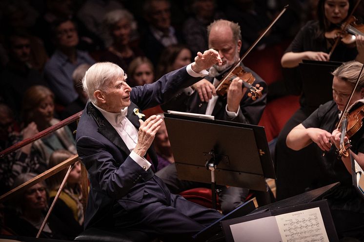 Herbert Blomstedt dirigerar Honegger och Brahms