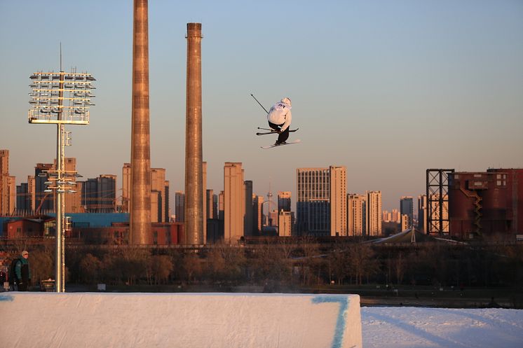 231202-Jesper-Tjäder-världscup-big-air-Kina-Foto-FIS