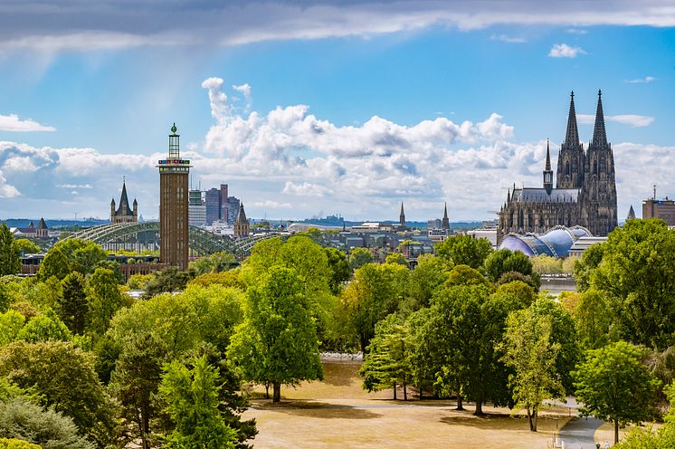 Köln_Stadtpanorama_mit_Kölner_Dom