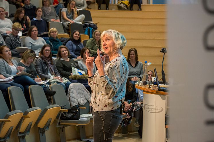 Toddler-konferansen - Toril Kristensen - Les, fortell og snakk med meg - om å skape et levende språkmiljø