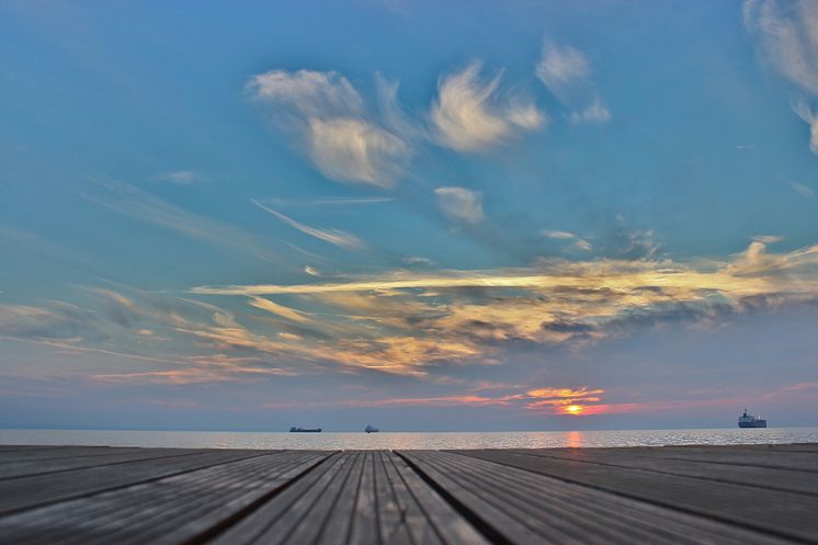 9990223-cargo-ships-on-the-horizon