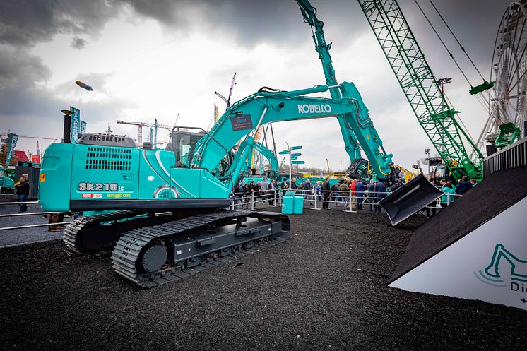 Kobelco_Bauma_Photo_Engcon