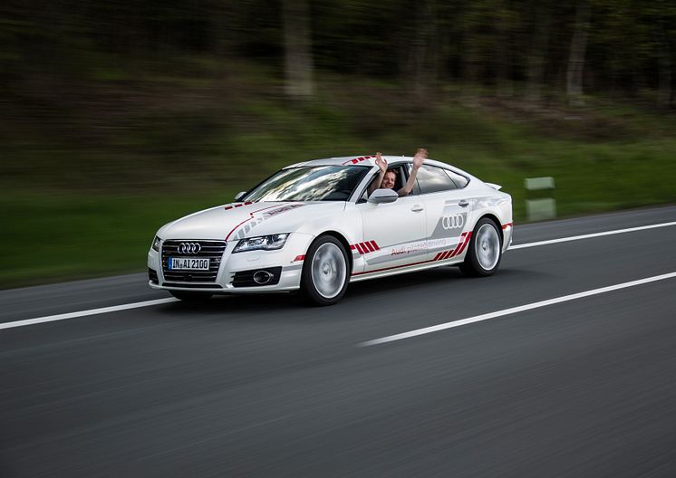 Audi A7 piloted driving concept autobahn A9 2016