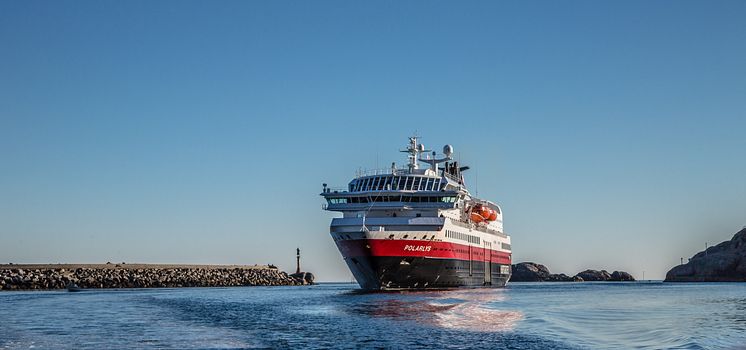 Polarlys-Fiskarkona-Lofoten-Svolvær-116440- Photo_Carsten_Pedersen_Hurtigruten_Norway