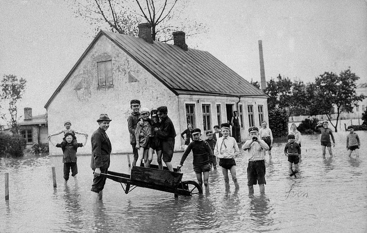 Översvämning i gamla Sofielund 1924. Foto: Okänd fotograf/Malmö Museer