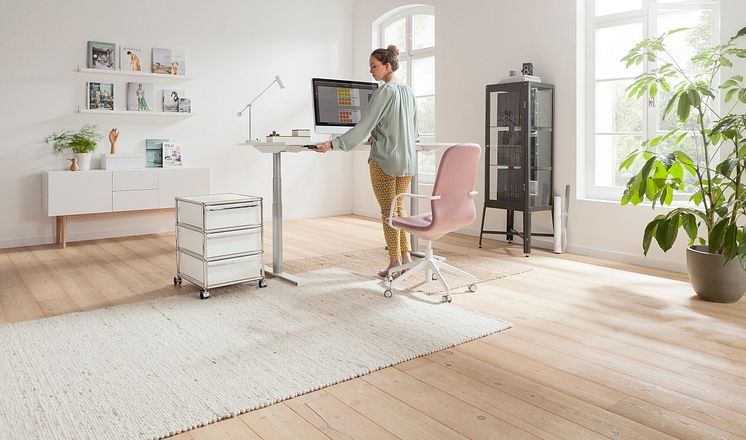 Telearbeit: Sitz-Steh-Arbeitstische auch im Homeoffice