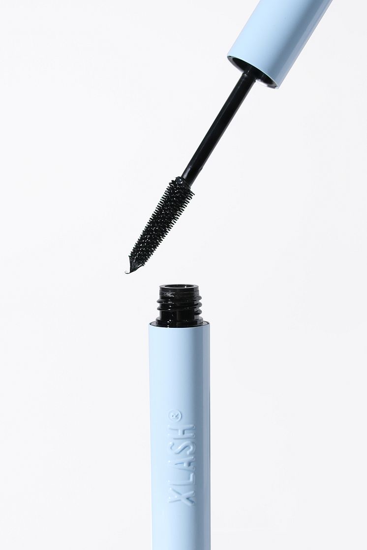 XlashWeightless_mascara.jpg