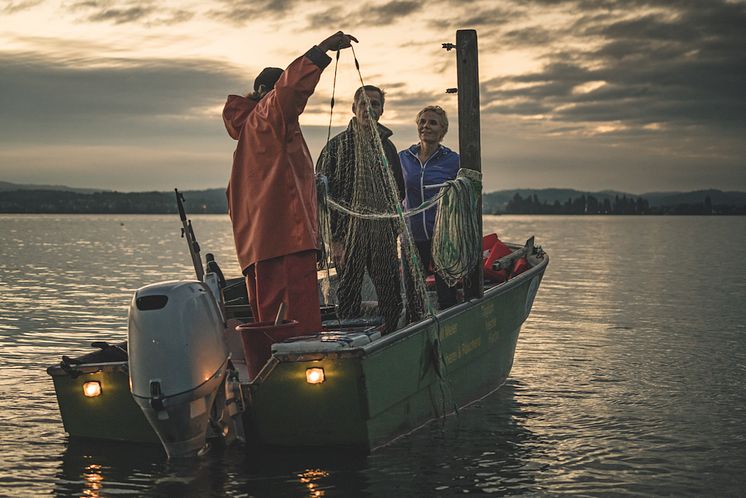 Berufsfischer Rolf Meier mit Gästen auf dem Bodensee, Ostschweiz