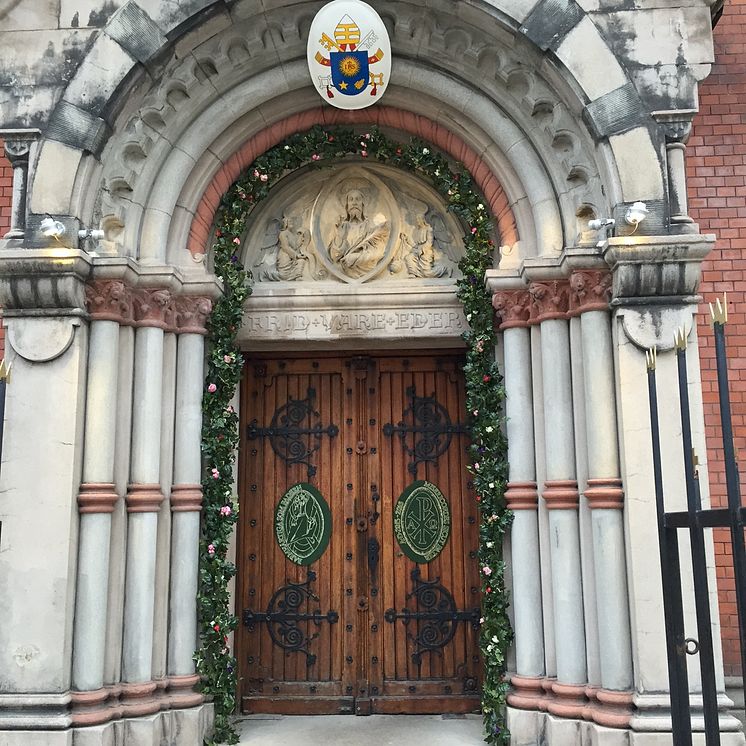 Heliga porten i katolska Domkyrkan i Stockholm