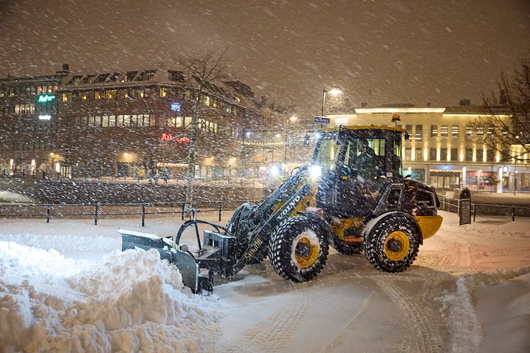 Volvo L25 Electric i snöröjning