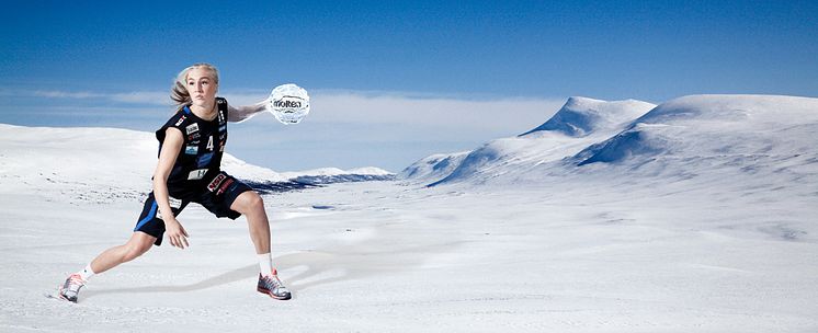 Basketproffs deltar i snöbollskrigets SM