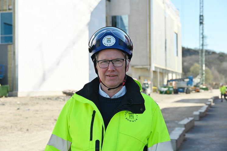 Projektledare Anders Emilsson framför Rimnersbadet