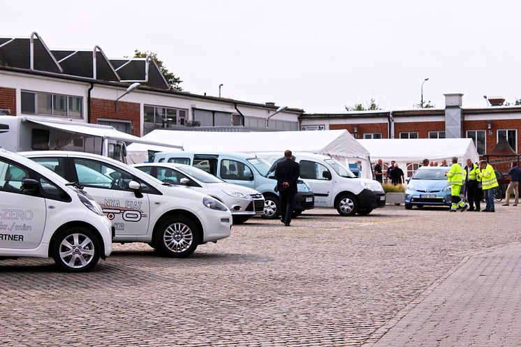 Bilar på utställning vid Malmö stads fordonsmässa 2012