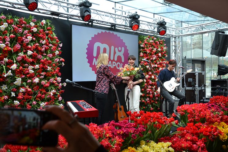 Nea uppträder på Blomsterfrämjandets och MixMegapols tulpankonsert