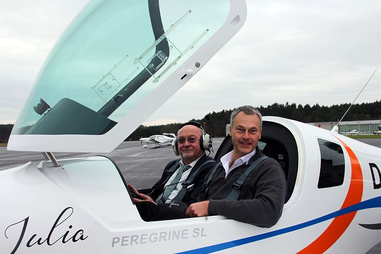 Erstes Forschungs- und Schulungsflugzeug auf dem Flugplatz Schönhagen an die Technische Hochschule Wildau übergeben