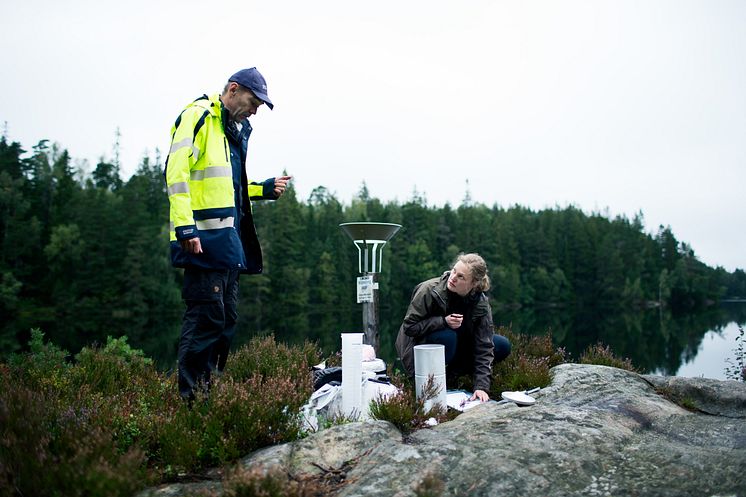 Provtagning i Gårdsjön, Filip Moldan och Sara Jutterström