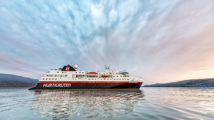 MS Spitsbergen, Hurtigruten Expeditions, Photo Karsten Bidstrup