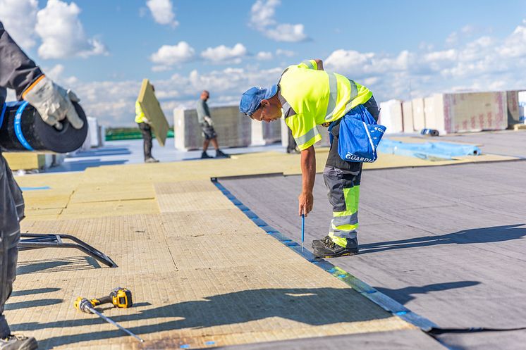 FrodeLaursen_distributionscenter_ROCKWOOL_fastmontering_tagisolering