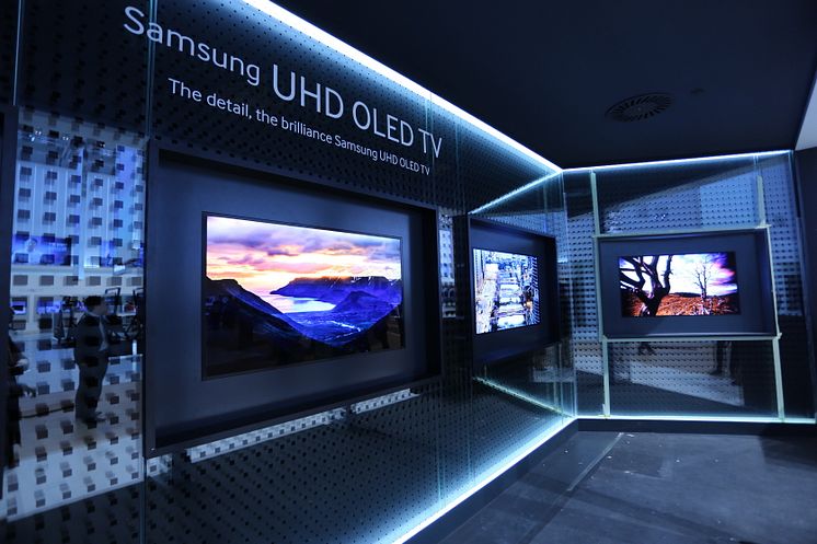 UHD OLED TV