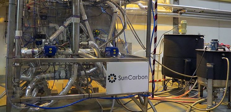 SunCarbon har utvecklat en teknik som filtrerar lignin ur massabrukens svartlut. Tekniken testkörs just nu på Smurfit Kappa och visas upp under BIOBASE 2019.