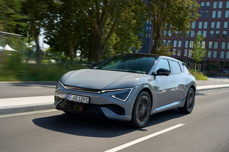 kia-all-new-ev6-gtline-my25-wolf-grey-outdoor-dynamic-print-3600x2400-009.jpg