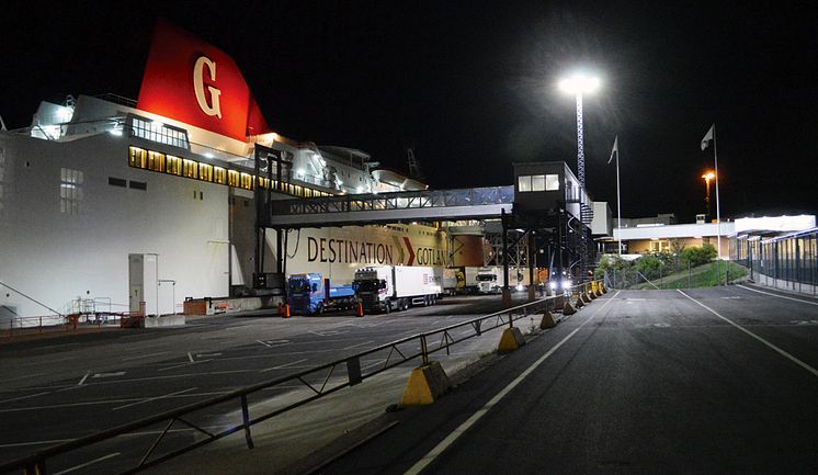 Titan mastbelysning lyser upp Gotlandsterminalen hos Smålandshamnar, Oskarshamn