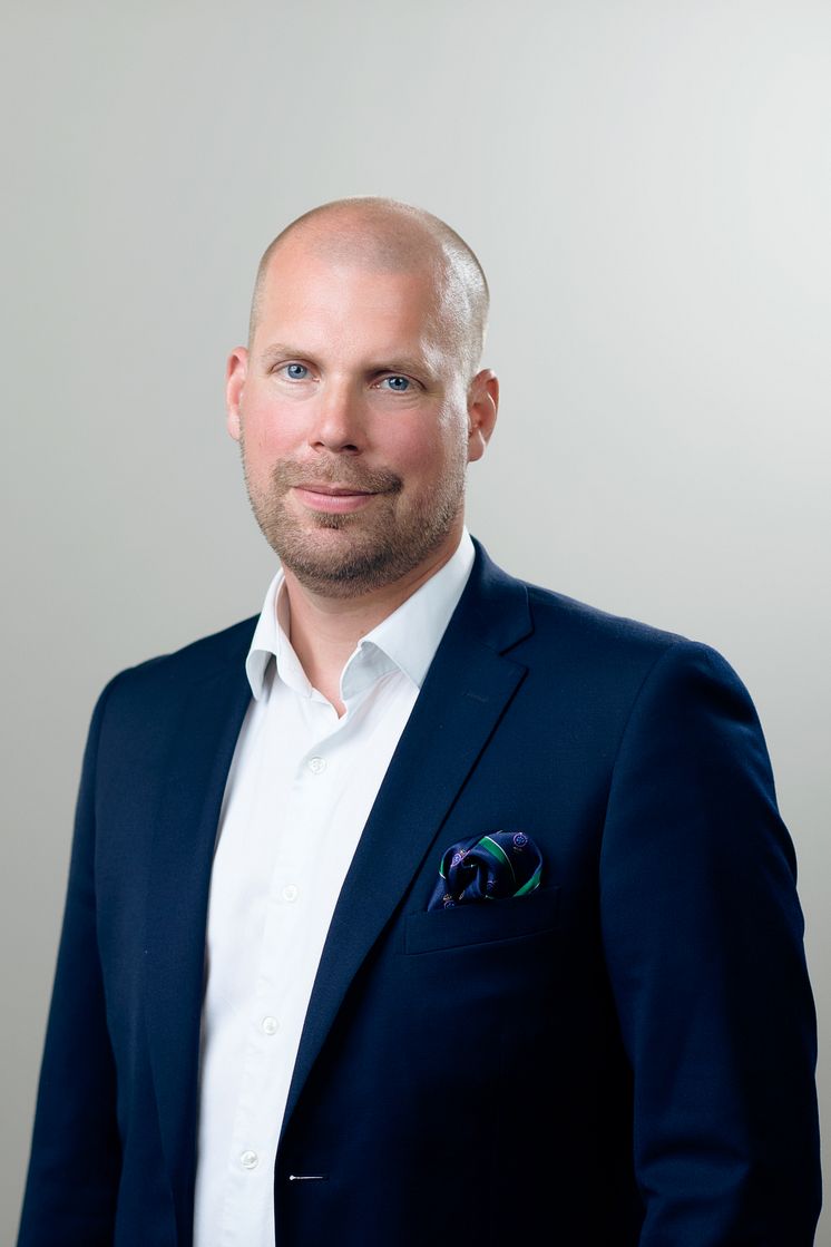 Pierre-Kryhl_Familjens-Jurist_pressbild_3.jpg