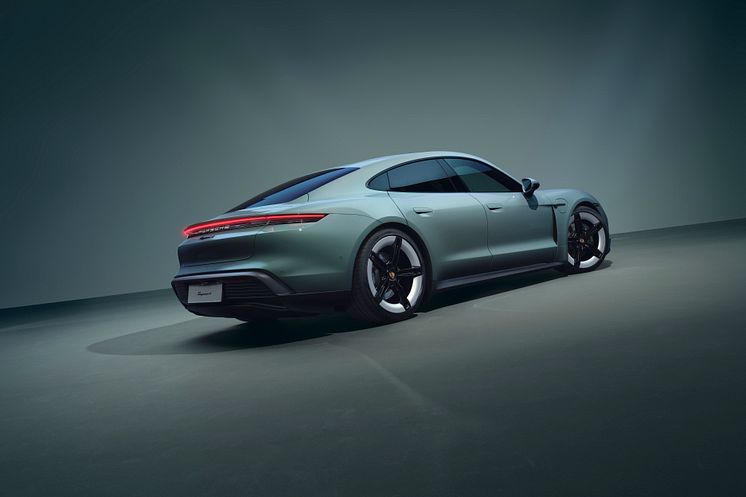 Porsche Taycan 4