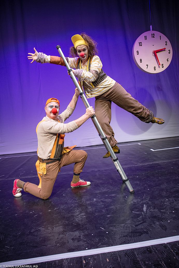 teatrul-luceafarul-iasi-premiera-statia-clovnilor-spectacol-non-verbal-papusi-6.jpg