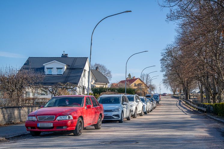 Almby Parkerade bilar_högupplöst_Foto_Fredrik_Kellen_Orebrokommun