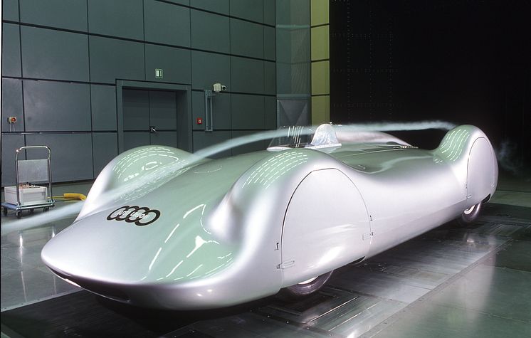 Auto Union Type C Stromlinie racerbil fra AUDI AG's historiske bilsamling i vindtunnellen