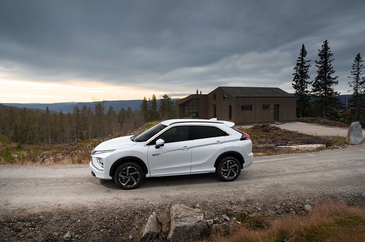 MITSUBISHI ECLIPSE CROSS PHEV