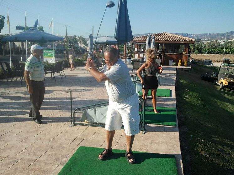marios-golf-park-driving-range-1024-768