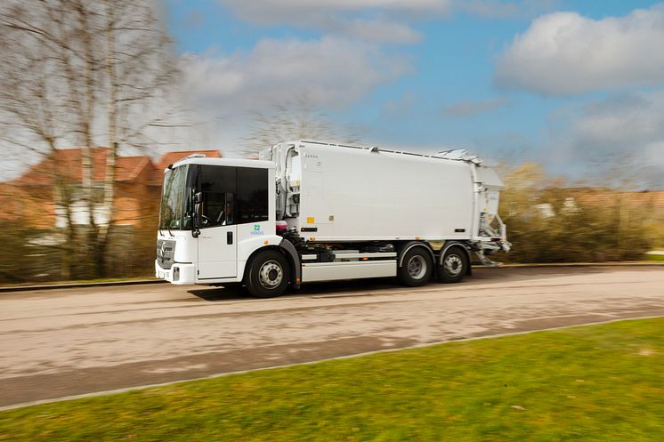 Mercedes-Benz eEconic 300 med 4-facks sopaggregat 