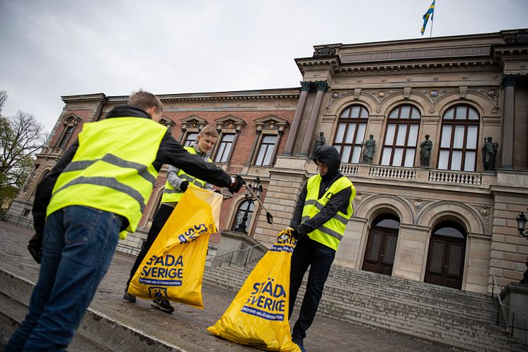 Valborgsstädning åt Hallbloms i Uppsala 2019.