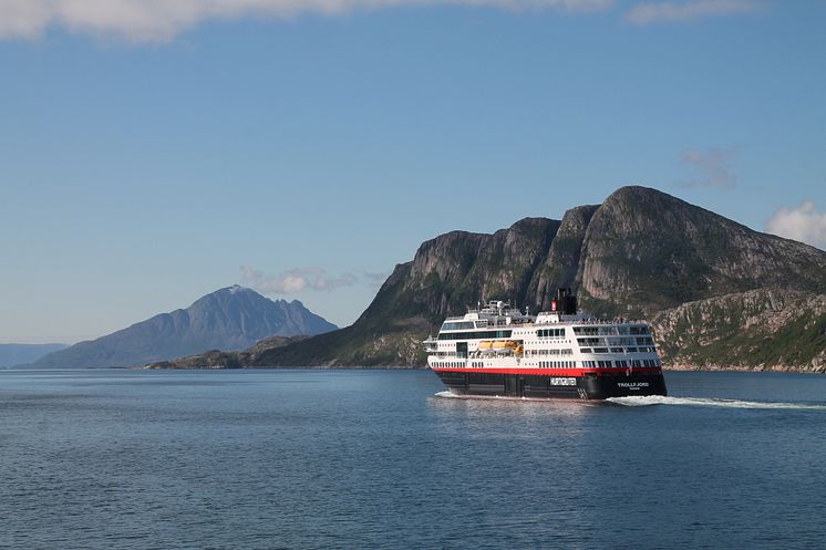 MS-Trollfjord-Norway-HGR-107643- Photo_Leon Beesmer_Hurtigruten Norway